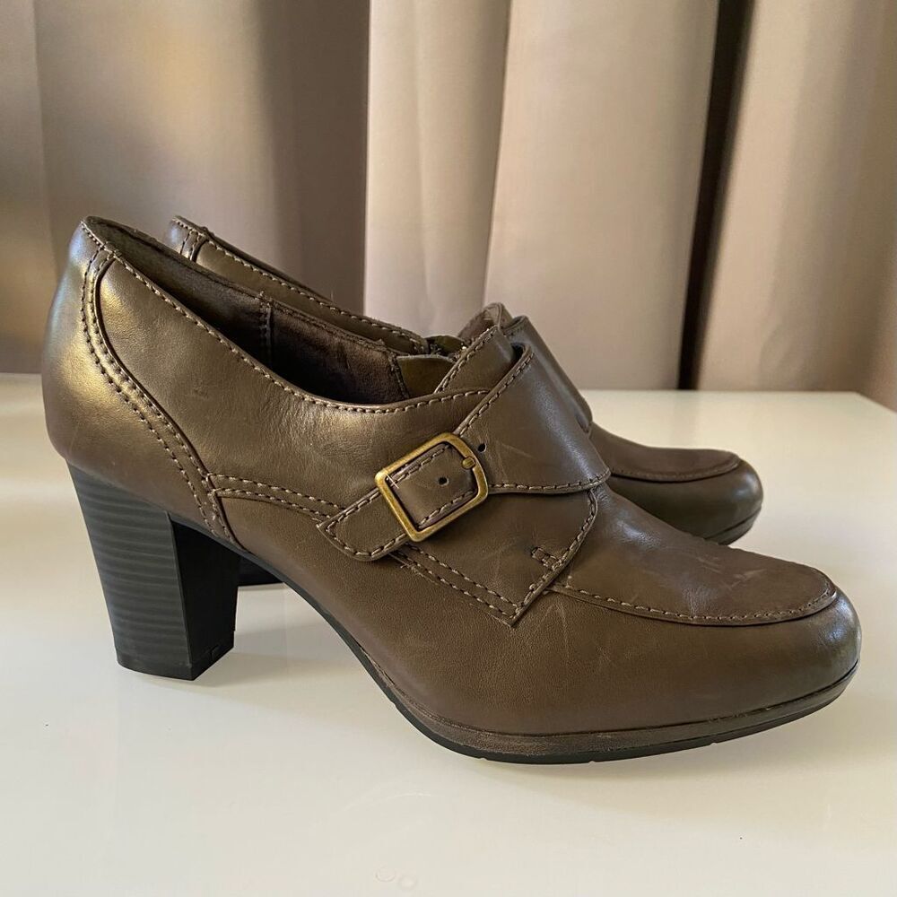 Clarks Collection Gray Taupe Leather Heel Loafers… - image 4